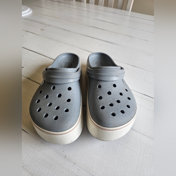 Platform Crocs - Picture 1 of 13
